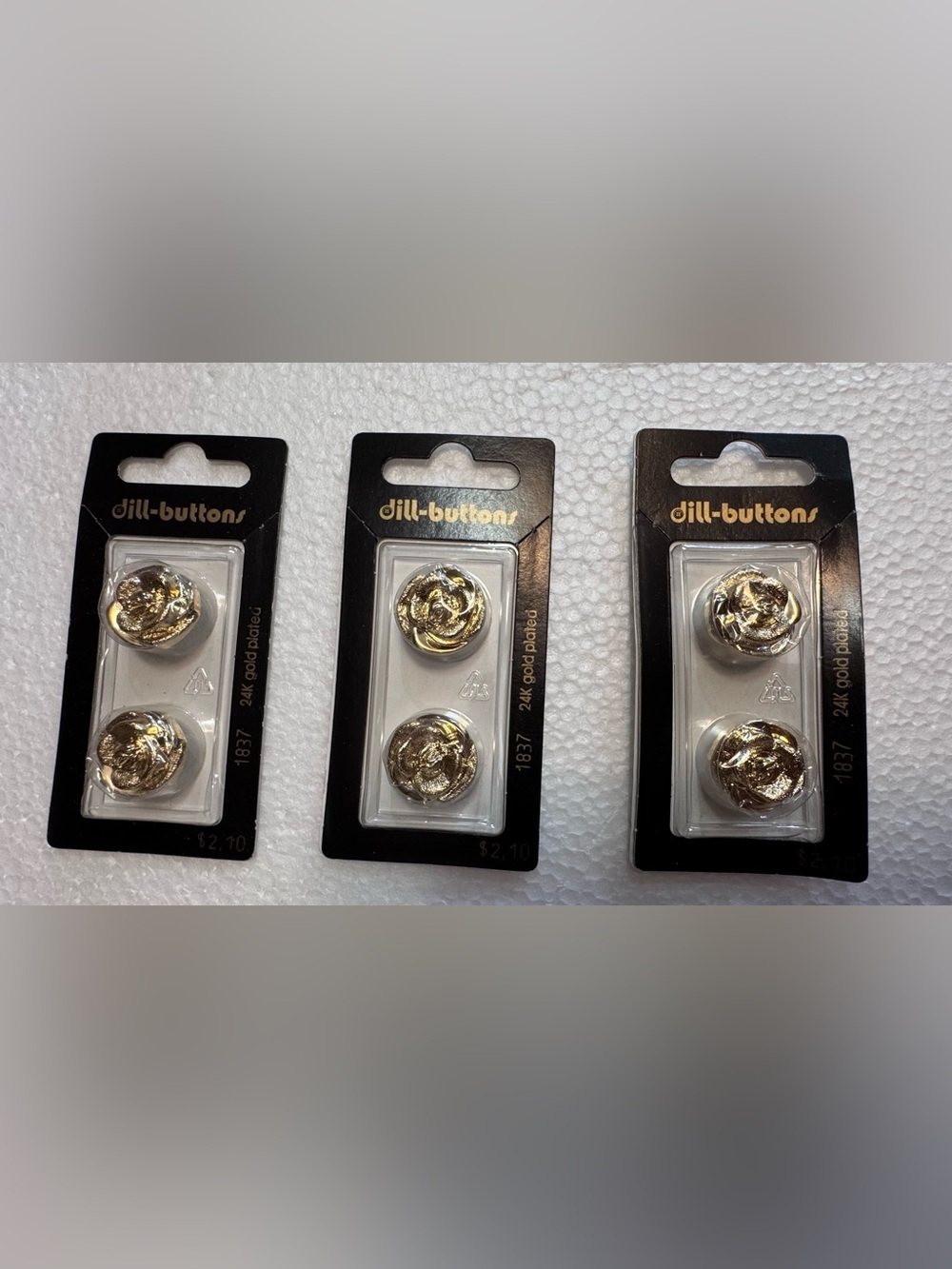 Dill Buttons ~ (1837) - 18mm Shank Gold 6pc-
24K Gold plated